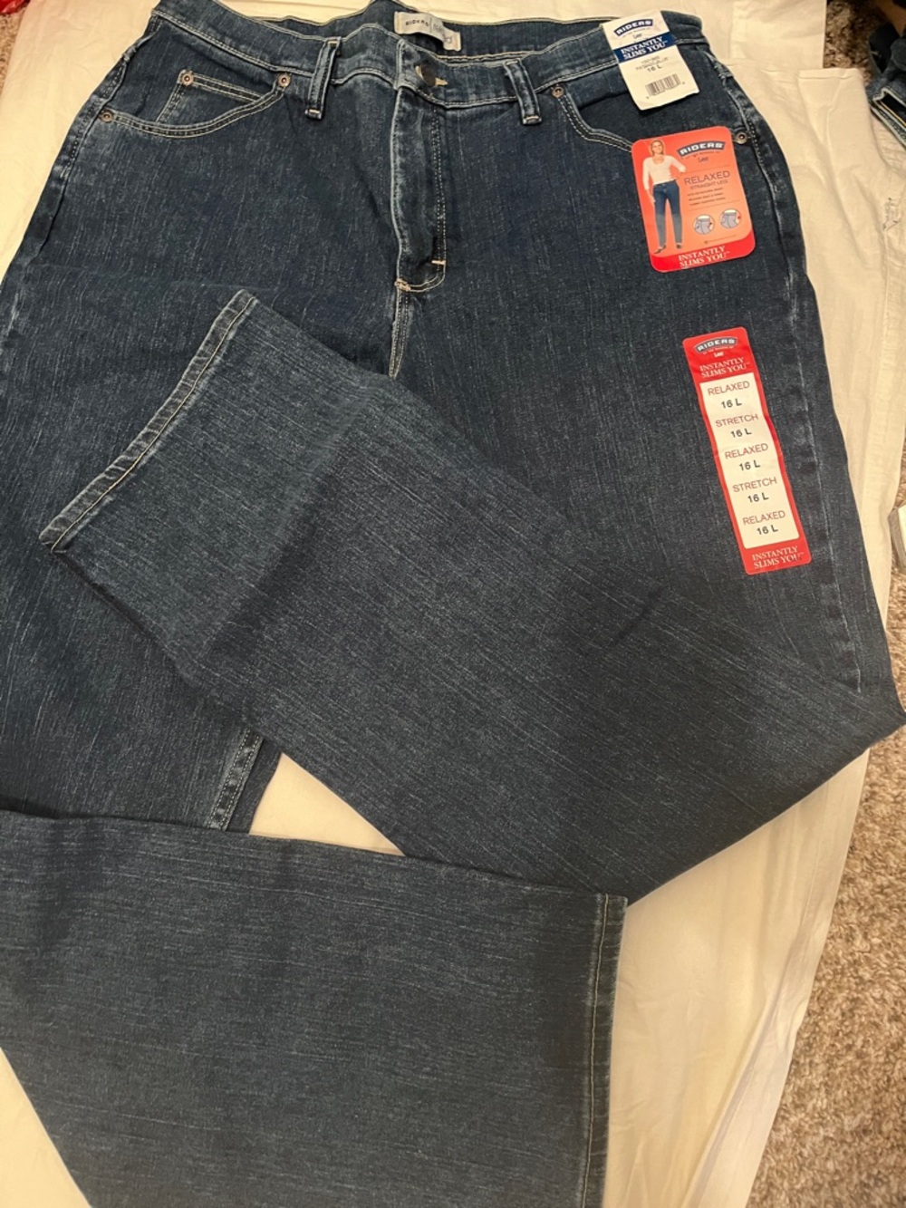 Riders by Lee Dark Blue Relaxed Straight Leg Jeans. NWT
Womens size 16 L